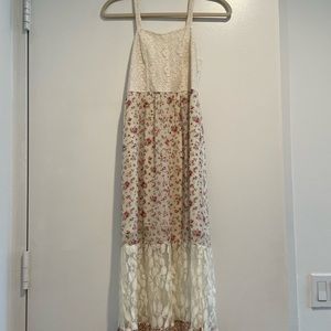 Lightweight lace and pink/white contrasted maxi dress